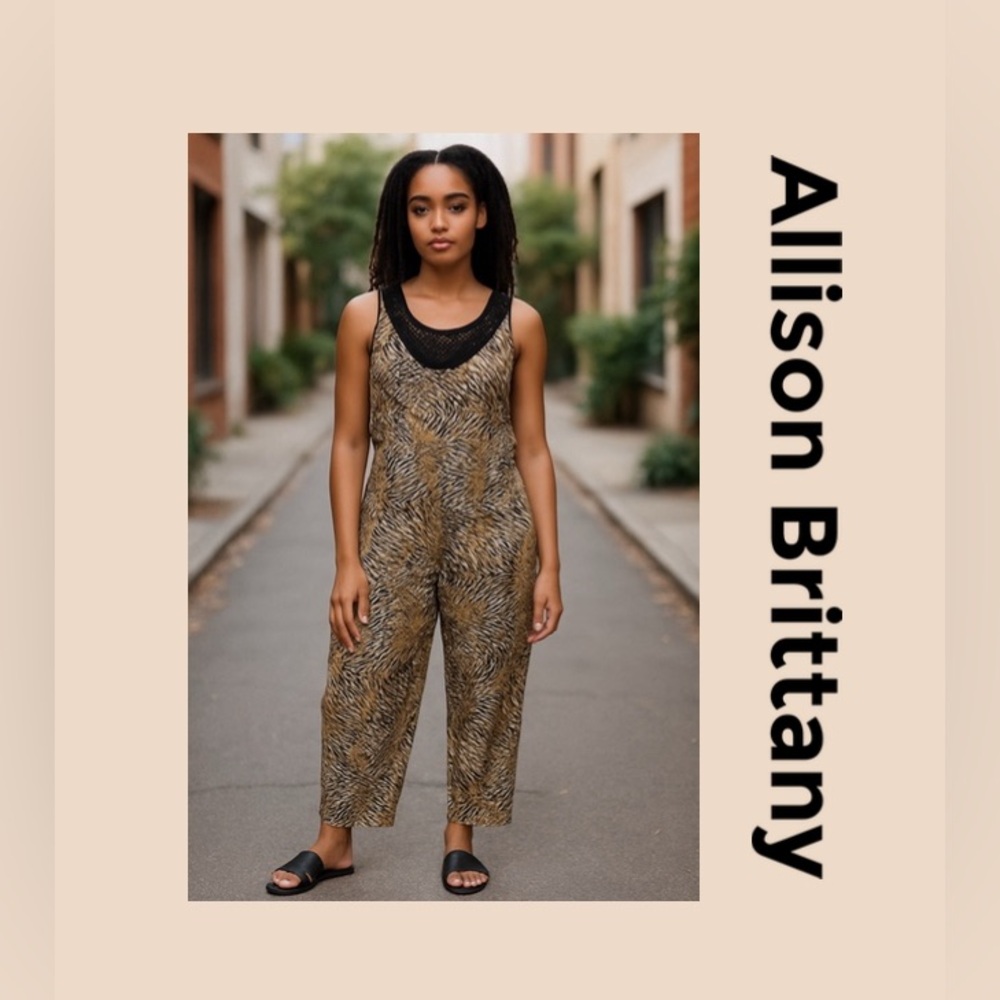 Women’s Romper Jumpsuit Size Medium